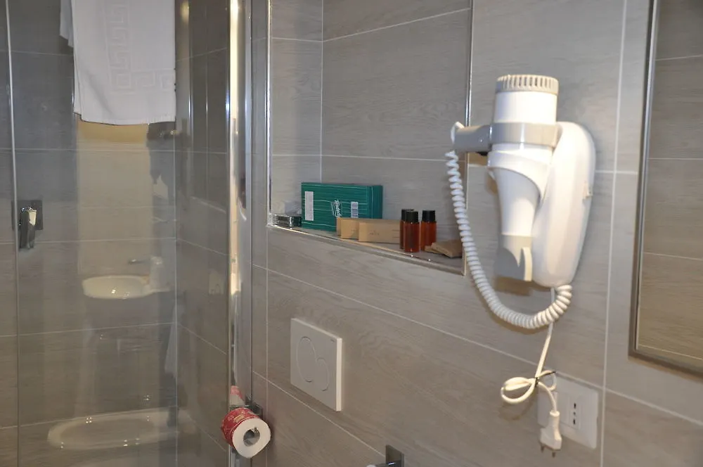 Hotel Eubea Reggio Calabria 3*,  Italia